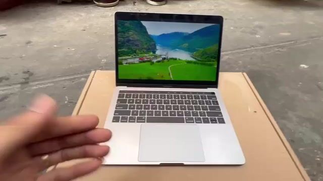 PRO 13.3'' 2018 GRAY - I7 - 16G - 512G - WIN 11. Mua bán Laptop tại Quận 3 Tp Hồ Chí Minh được đăng bởi Tèo hình 1