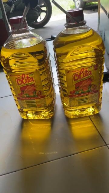 Dầu ăn Tường An Olita Plus 5 lít Cty cho. Mua bán Đồ ăn, thực phẩm và các loại khác tại Quận Bình Tân Tp Hồ Chí Minh được đăng bởi Chú Ba  hình 1