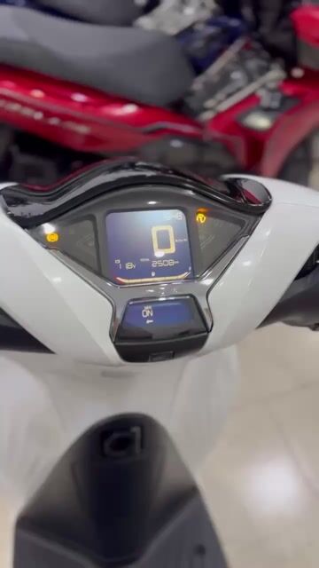 Honda SH 2020 150/ABS Trắng Sport.Siêu Cọp.2000km. Mua bán Xe máy tại Quận 6 Tp Hồ Chí Minh được đăng bởi Cửa Hàng Xe Máy Hoà Bùi hình 1