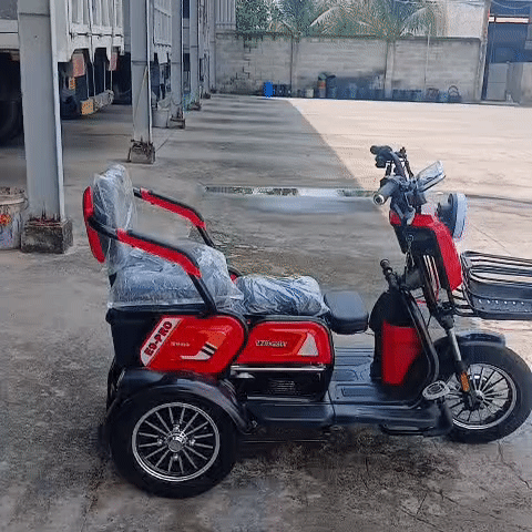 Xe điện 3 bánh màu Đỏ. Mua bán Phương tiện khác tại Thị xã Bến Cát Bình Dương được đăng bởi pham the cao hình 1