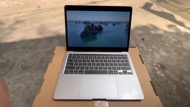 MACBOOK PRO M2 GRAY 13' / 8G / 256G / FULL SACH US. Mua bán Laptop tại Quận 3 Tp Hồ Chí Minh được đăng bởi Tèo hình 1