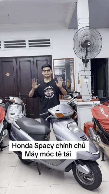Honda Spacy 125 chính chủ dọn zin new. Mua bán Xe máy tại Thành phố Thủ Đức Tp Hồ Chí Minh được đăng bởi Lê Hạnh hình 1