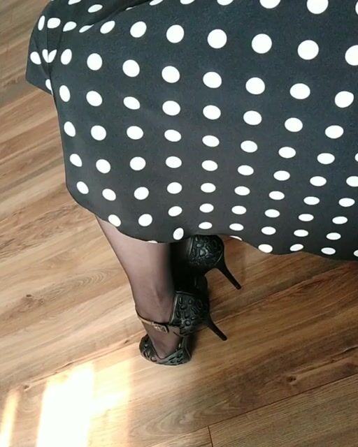 Model - Karolina Wine longlegs