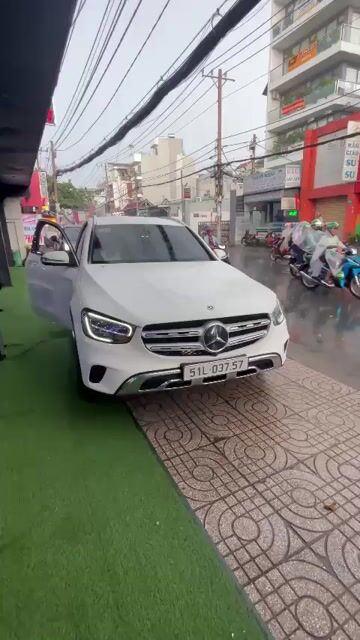 GLC200 4Matic 2022 Trắng 1 chủ full bảo dưỡng hãng. Mua bán Ô tô tại Quận Tân Phú Tp Hồ Chí Minh được đăng bởi Văn Hải hình 1