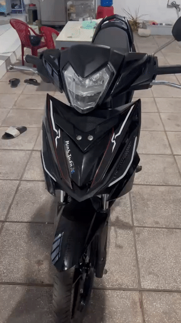 Honda Winner V1 màu Đen. Mua bán Xe máy tại Huyện Nhà Bè Tp Hồ Chí Minh được đăng bởi Tùng Thanh hình 1