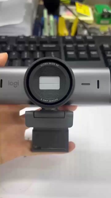 Webcam Logitech Ultra-Wide 4K Xám. Mua bán Máy ảnh, Máy quay tại Quận Đống Đa Hà Nội được đăng bởi Tuyết Châu hình 1