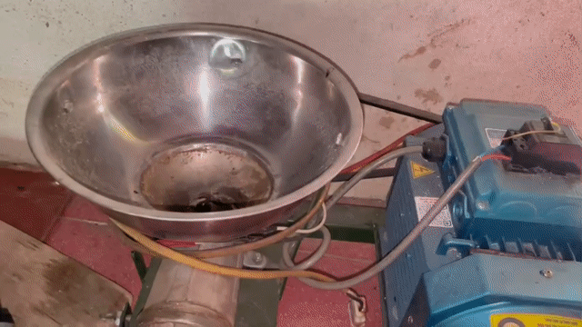 Cối xay thịt 32 Kim loại đã sử dụng. Mua bán Bếp, lò, đồ điện nhà bếp tại Huyện Hòa Vang Đà Nẵng được đăng bởi Toàn Nguyễn Thanh hình 1