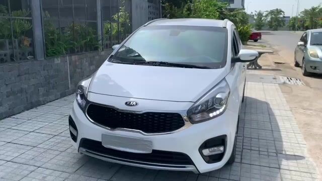 KIA RONDO 2017 2.0 GAT Trắng- 63000 km. Mua bán Ô tô tại Thành phố Thủ Đức Tp Hồ Chí Minh được đăng bởi VÕ NGỌC HOÀNG hình 1