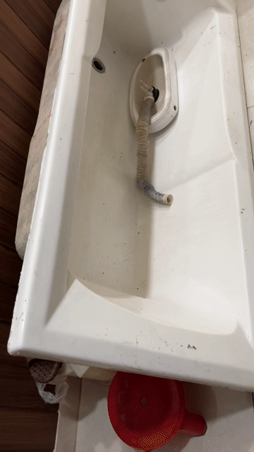 Bồn tắm nhựa màu trắng. Mua bán Thiết bị vệ sinh, nhà tắm tại Quận 7 Tp Hồ Chí Minh được đăng bởi Hoàng hình 1