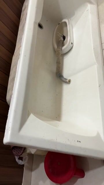 Bồn tắm nhựa màu trắng. Mua bán Thiết bị vệ sinh, nhà tắm tại Quận 7 Tp Hồ Chí Minh được đăng bởi Hoàng hình 1