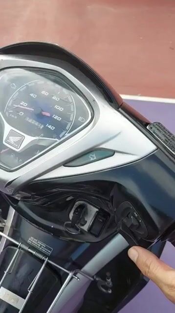 Bán xe Honda Airblade mầu đen chính chủ còn tốt. Mua bán Xe máy tại Quận Hai Bà Trưng Hà Nội được đăng bởi Xúy hình 1