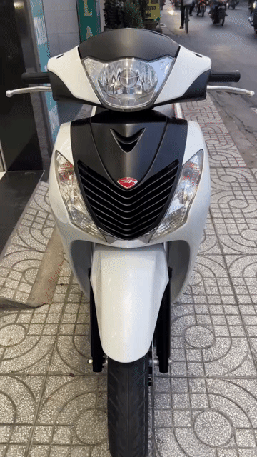 Honda SHi 150 2010 Trắng. Mua bán Xe máy tại Quận 12 Tp Hồ Chí Minh được đăng bởi Cửa hàng Xe máy 380 hình 1