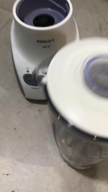 Máy xay sinh tố Philips HR2118. Mua bán Bếp, lò, đồ điện nhà bếp tại Quận 7 Tp Hồ Chí Minh được đăng bởi Phạm Hưng 1982 Q7 Đồ cũ Bao Sài  hình 1