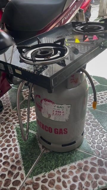 Bán bếp ga + bình ga ( còn ga ) + dây ga đầy đủ. Mua bán Bếp, lò, đồ điện nhà bếp tại Quận Bình Thạnh Tp Hồ Chí Minh được đăng bởi Nhà Thuê Gia Định hình 1