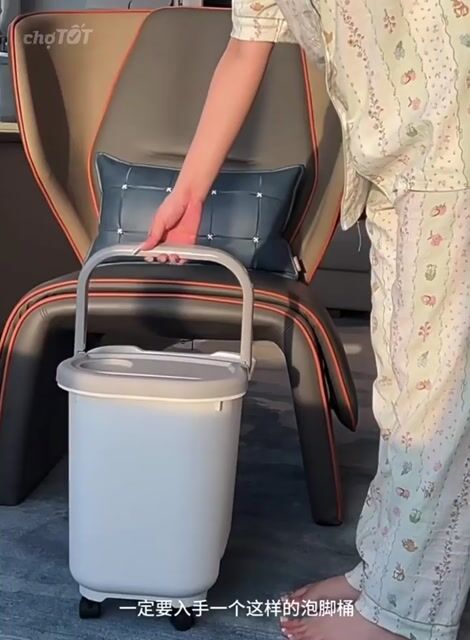 Bồn ngâm chân nhựa có nắp đậy con lăn massage. Mua bán Nội thất, đồ gia dụng khác tại Thành phố Bắc Ninh Bắc Ninh được đăng bởi Diêm Cần hình 1