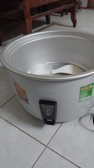 Nồi cơm điện Sharp 7 lít Thái Lan Trắng Mới 95%. Mua bán Bếp, lò, đồ điện nhà bếp tại Huyện Hòa Thành Tây Ninh được đăng bởi nguyễn hữu truyền hình 1