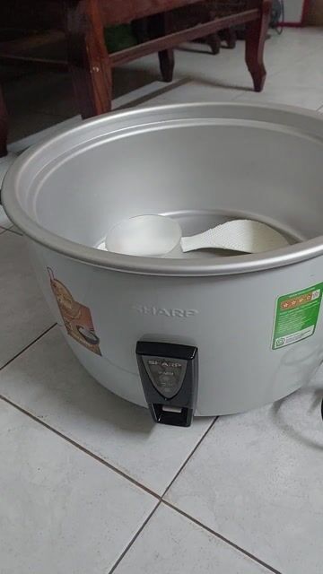 Nồi cơm điện Sharp 7 lít Thái Lan Trắng Mới 95%. Mua bán Bếp, lò, đồ điện nhà bếp tại Huyện Hòa Thành Tây Ninh được đăng bởi nguyễn hữu truyền hình 1