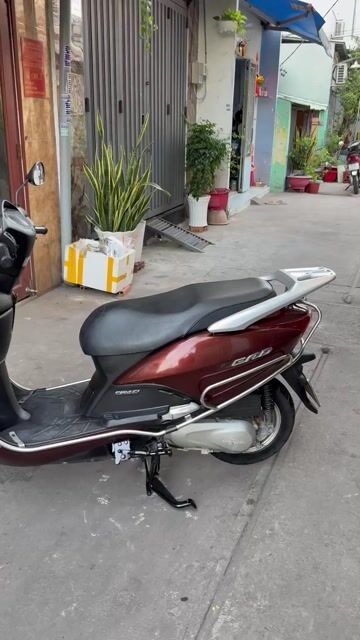 Honda Lead 2012 màu Nâu BSTP Máy Zin êm 99%. Mua bán Xe máy tại Quận Bình Tân Tp Hồ Chí Minh được đăng bởi Cửa Hàng Xe Máy Gia Kiệt hình 1