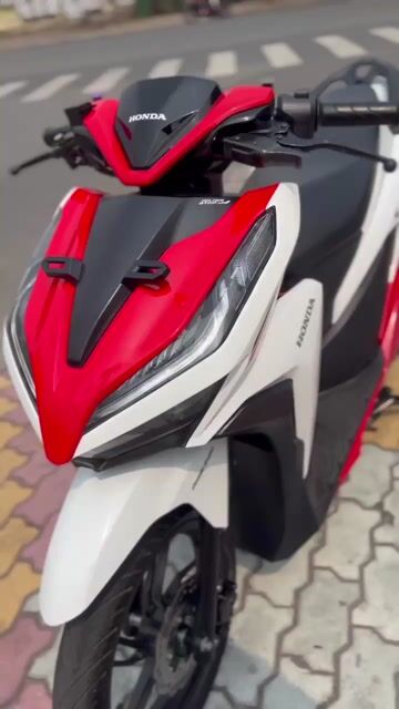 Honda Vario 150 2022 Trắng Đỏ Đen. Mua bán Xe máy tại Quận 11 Tp Hồ Chí Minh được đăng bởi Hưng Từ hình 1