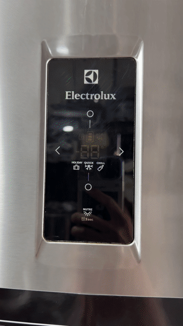 Tủ lạnh Electrolux 334L 3 ngăn-nhẹ điện-chạy êm. Mua bán Tủ lạnh tại Thành phố Thủ Đức Tp Hồ Chí Minh được đăng bởi Mii Mii hình 1
