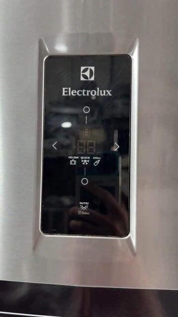 Tủ lạnh Electrolux 334L 3 ngăn-nhẹ điện-chạy êm. Mua bán Tủ lạnh tại Thành phố Thủ Đức Tp Hồ Chí Minh được đăng bởi Mii Mii hình 1