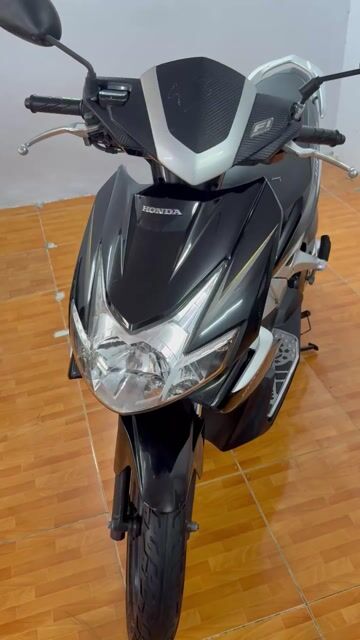 Honda Air Blade Fi 2010 Đen bạc BSTP Zin keng 99%. Mua bán Xe máy tại Quận Bình Tân Tp Hồ Chí Minh được đăng bởi Cửa Hàng Xe Máy Gia Kiệt hình 1