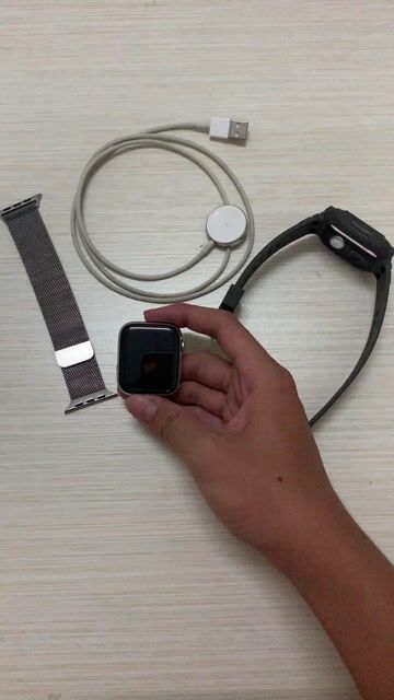 Apple Watch Series 6 Lte Thép Trắng 44mm. Mua bán Thiết bị đeo thông minh tại Thành phố Biên Hòa Đồng Nai được đăng bởi HuHuHaHa hình 1