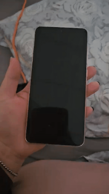 Samsung S21 Hồng  sọc màn hình. Mua bán Điện thoại tại Quận Hai Bà Trưng Hà Nội được đăng bởi Sơn hình 1