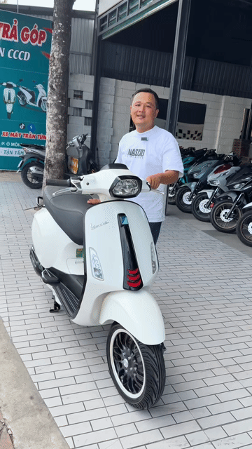 Piaggio Vespa Sprint 125 2021 Trắng. Mua bán Xe máy tại Quận Ô Môn Cần Thơ được đăng bởi Trần Tùng hình 1
