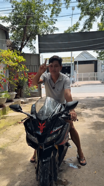 Yamaha R15 v3 Đen 5000 km chính chủ. Mua bán Xe máy tại Huyện Chợ Mới An Giang được đăng bởi nam  hình 1