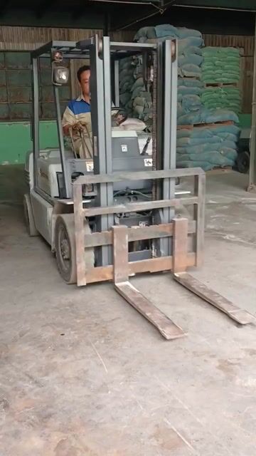 Xe nâng Komatsu 2.5 tấn 3m. Mua bán Phương tiện khác tại Huyện Trảng Bom Đồng Nai được đăng bởi Thắm Lương hình 1