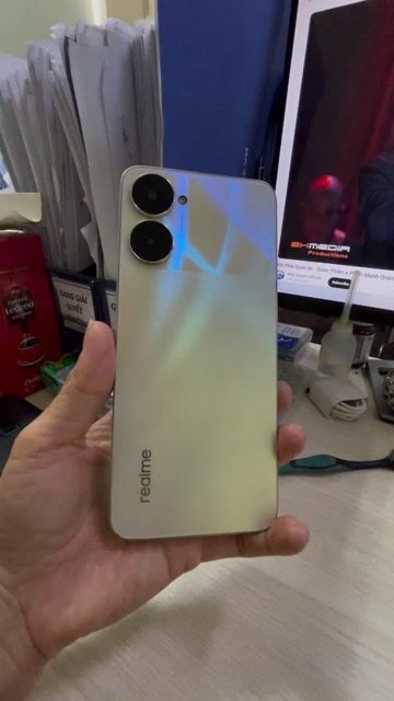 Realme V30 5G 256GB zin bao mạnh. Mua bán Điện thoại tại Quận Bình Tân Tp Hồ Chí Minh được đăng bởi Tantaimobile hình 1