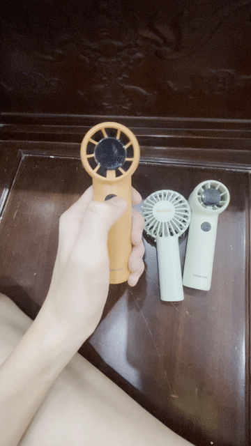 Quạt cầm tay Mopol Cam, Trắng, Kem đã sử dụng. Mua bán Quạt tại Thành phố Huế Thừa Thiên Huế được đăng bởi Bui Quang Khanhh hình 1