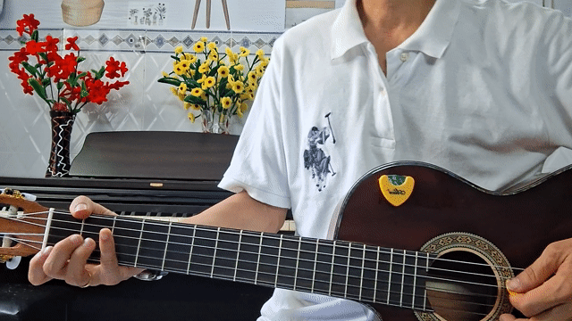 Đàn guitar dây nilon màu Nâu. Mua bán Nhạc cụ tại Huyện Nhà Bè Tp Hồ Chí Minh được đăng bởi MinhKhang hình 1