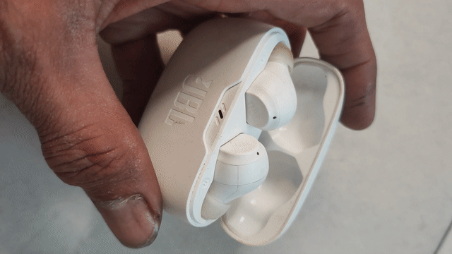 Tai nghe JBL Wave Beam Trắng Đã sử dụng. Mua bán Tivi, Âm thanh tại Huyện Hóc Môn Tp Hồ Chí Minh được đăng bởi quang hình 1