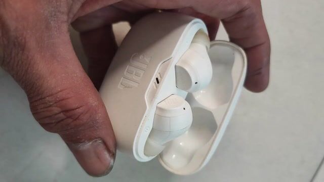 Tai nghe JBL Wave Beam Trắng Đã sử dụng. Mua bán Tivi, Âm thanh tại Huyện Hóc Môn Tp Hồ Chí Minh được đăng bởi quang hình 1