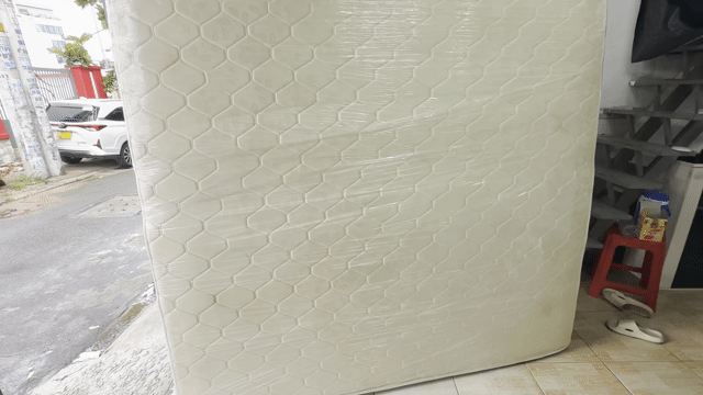 Nệm lò xo Queen Phoenix Lò xo Trắng 1m8x2m. Mua bán Giường, chăn ga gối nệm tại Quận 12 Tp Hồ Chí Minh được đăng bởi Võ Văn Thông hình 1
