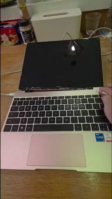 Laptop Huawei Matebook 13 chính hãng, hư bản lề. Mua bán Laptop tại Quận Bình Thạnh Tp Hồ Chí Minh được đăng bởi Ami Nguyen hình 1
