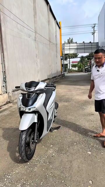 Sh 125 CBS 2022 đăng kí lần đầu 2023 bạc poscher.. Mua bán Xe máy tại Quận Ô Môn Cần Thơ được đăng bởi Trần Tùng hình 1