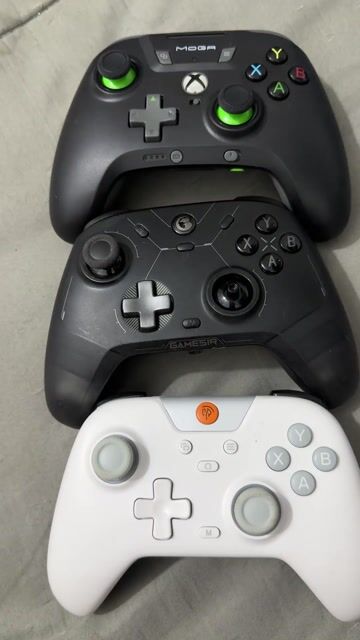 Tay cầm chơi game Đen, Trắng đã sử dụng. Mua bán Thiết bị chơi game tại Quận Nam Từ Liêm Hà Nội được đăng bởi Phạm Thế Tho hình 1