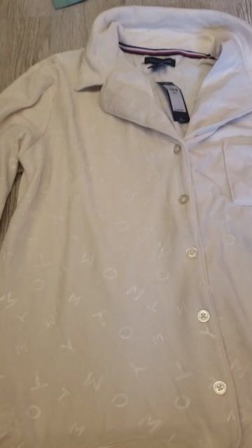Áo khoác Tommy Hilfiger Vải bông chữ nổi Trắng USA. Mua bán Quần áo tại Quận Bình Tân Tp Hồ Chí Minh được đăng bởi Tuấn hình 1
