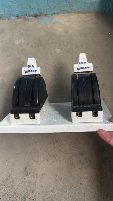 Bán Cầu dao đảo chiều Vinakip 60A. Mua bán Nội thất, đồ gia dụng khác tại Thị xã Duy Tiên Hà Nam được đăng bởi Bruce Lee hình 1