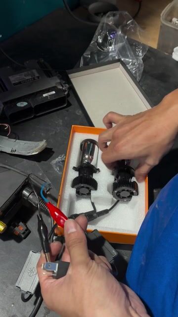 led ô tô có bi chân h4 mới 100%. Mua bán Phụ tùng xe tại Thành phố Dĩ An Bình Dương được đăng bởi Cường TOYOTA  hình 1