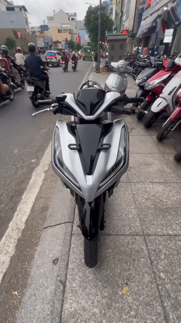 Honda Vario 125 2020 Bạc Đã sử dụng. Mua bán Xe máy tại Quận Tân Phú Tp Hồ Chí Minh được đăng bởi Tuanduy hình 1