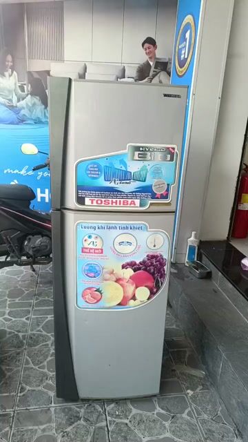 Tủ lạnh Toshiba 167 lít Xám. Mua bán Tủ lạnh tại Quận Bình Thạnh Tp Hồ Chí Minh được đăng bởi Nguyễn Duy Quang hình 1
