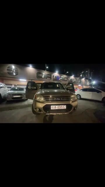 Ford Everest 2014 Limited 4x2 - 120000 km. Mua bán Ô tô tại Quận Hoàng Mai Hà Nội được đăng bởi Phạm quang đồng hình 1