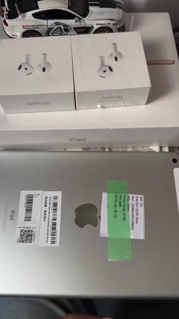 Apple iPad Gen 8 32GB LTE Vàng Mới Nguyên Seal. Mua bán Máy tính bảng tại Quận 3 Tp Hồ Chí Minh được đăng bởi Vũ Rạch Bùng Binh  hình 1