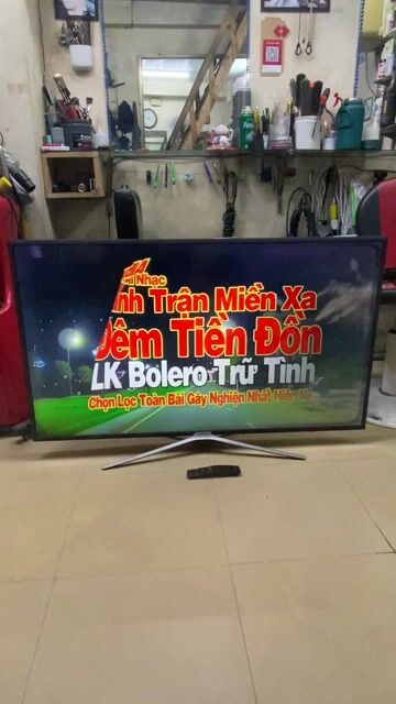thanh lý Tivi Samsung 49 inch 4K zin đẹp có wifi. Mua bán Tivi, Âm thanh tại Quận Thanh Xuân Hà Nội được đăng bởi Văn sỹ cắt tóc hình 1