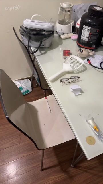 Bàn ăn Mặt kính chân kim loại Trắng Hiện đại. Mua bán Bàn ghế tại Huyện Thanh Trì Hà Nội được đăng bởi Nguyễn Chi hình 1