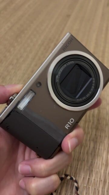 Máy ảnh Ricoh R10 Nâu. Mua bán Máy ảnh, Máy quay tại Thành phố Cam Ranh Khánh Hòa được đăng bởi Ninh Văn Mạnh hình 1